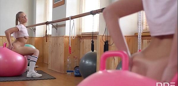  Gym enthusiast Milana Blanc can&039;t wait to ride sex toy rubber ball&039;s dong
